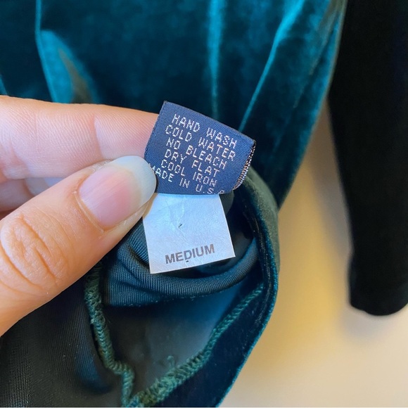 Only Hearts NYC | Velvet V-Neck 3/4 Sleeve Blouse in Emerald Green Sz Medium - Picture 7 of 8